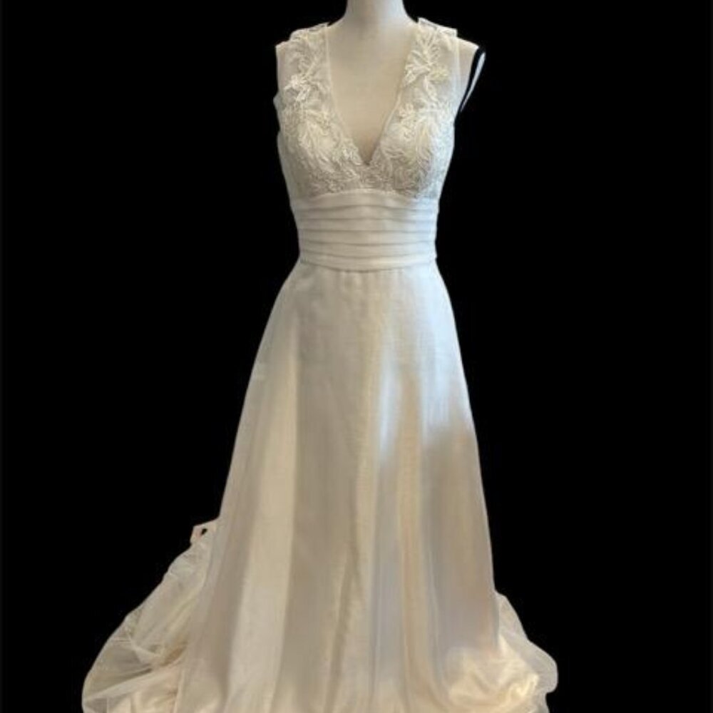 Ivory Lace Bridal Gown